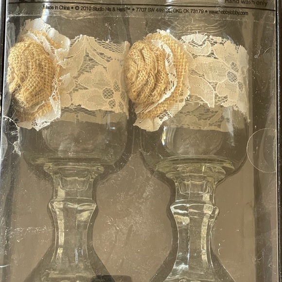His and hers wedding toasting glasses - Picture 1 of 1